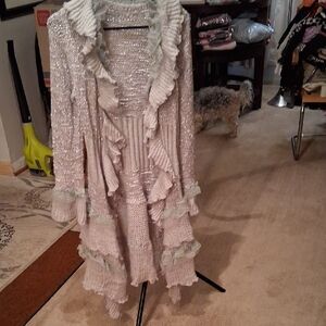 Unk Women's Elegant Ruffled Cardigan - Silver and Green